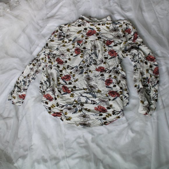 White floral peasant sleeve blouse - Picture 7 of 7